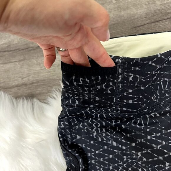 Lululemon Women 6 Outrun Printed Crop 17" Mesh Leggings Athletic Running Fitness - Picture 3 of 9